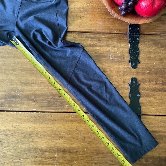 Outdoor Voices Leggings Striped Black Grey Cropped Athletic Pants Small S - Picture 5 of 7